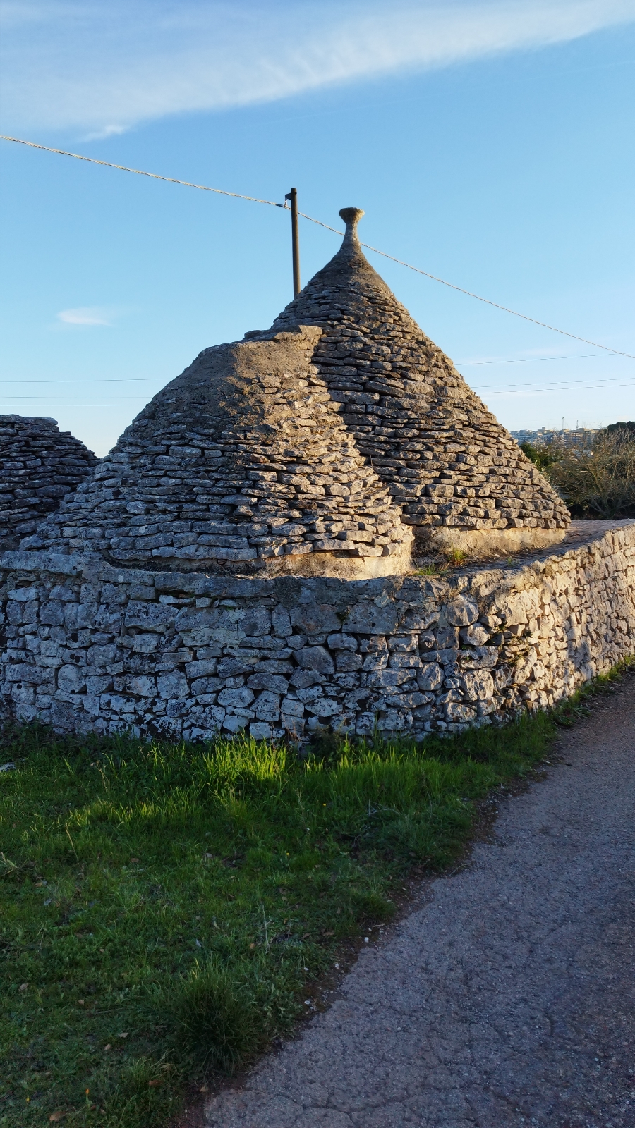 10/24 TRULLI STRADA MADONNA DELLE GRAZIE