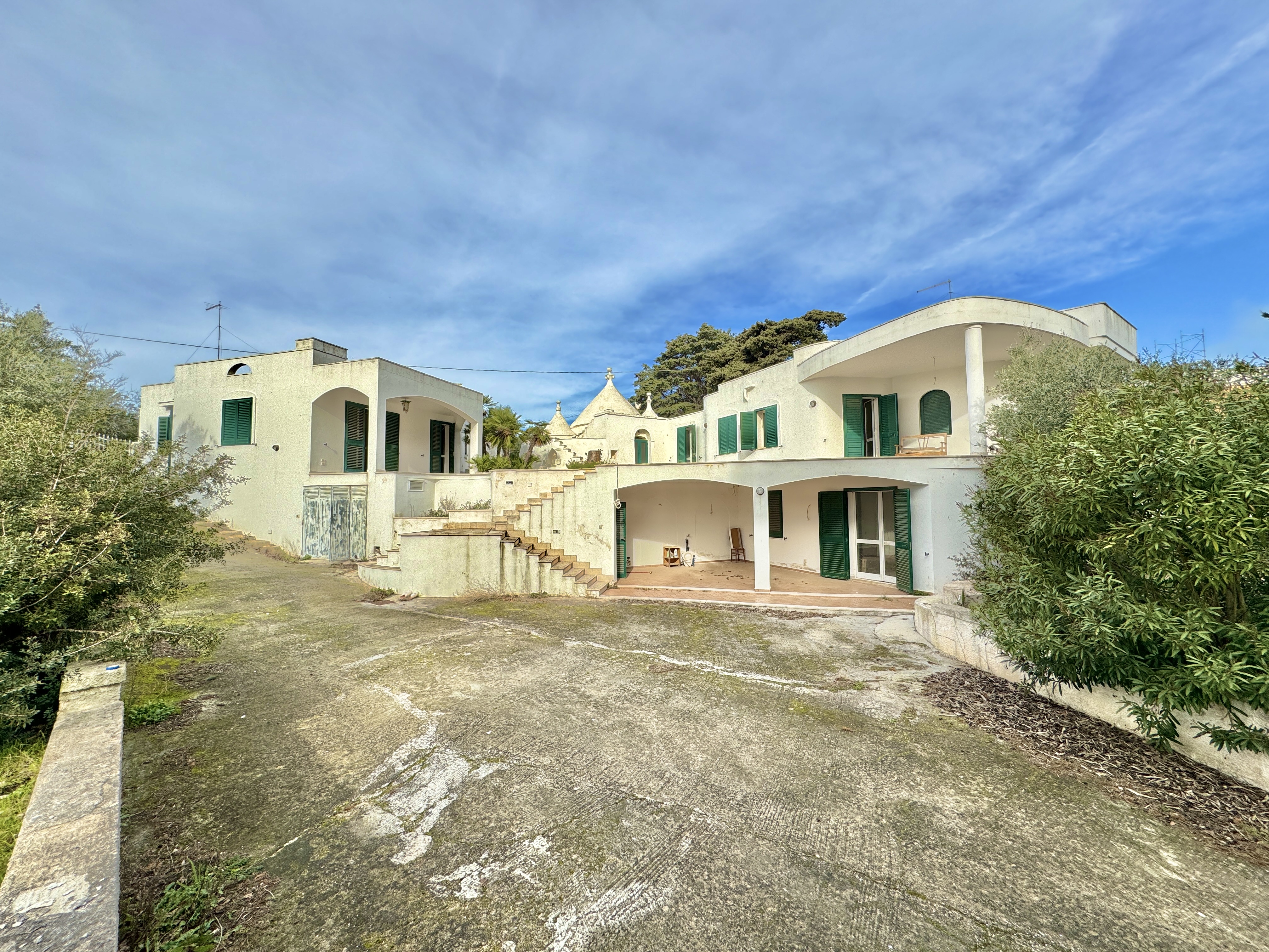 11/24 VILLA SU DUE LIVELLI