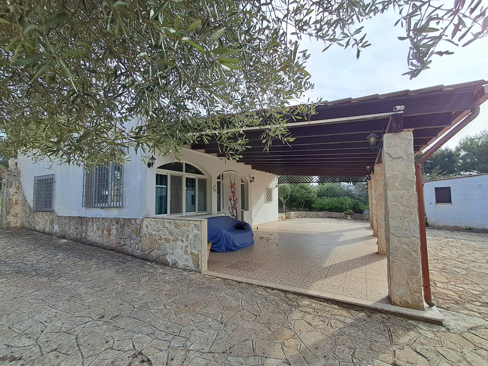 01/25 VILLA CON VERANDA